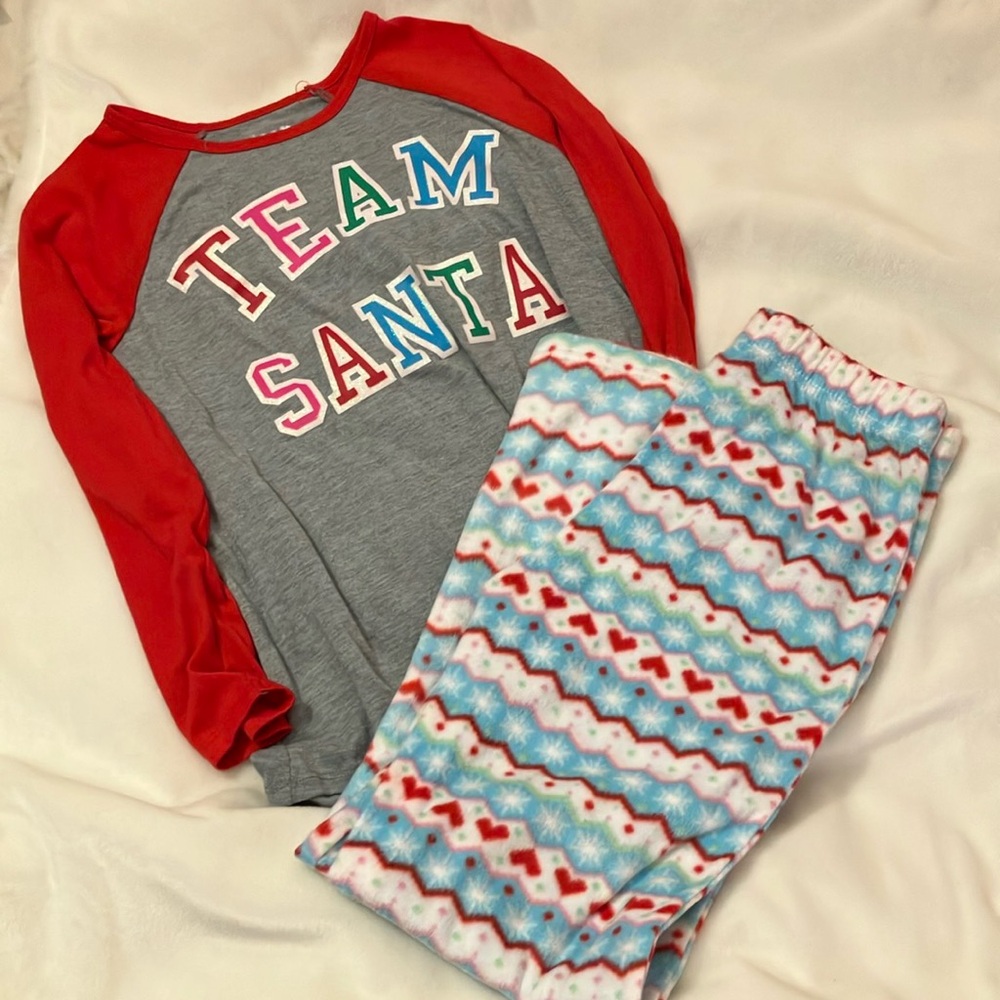 EUC Sleep on It Girls 10/12 Team Santa pajama set fleece bottoms